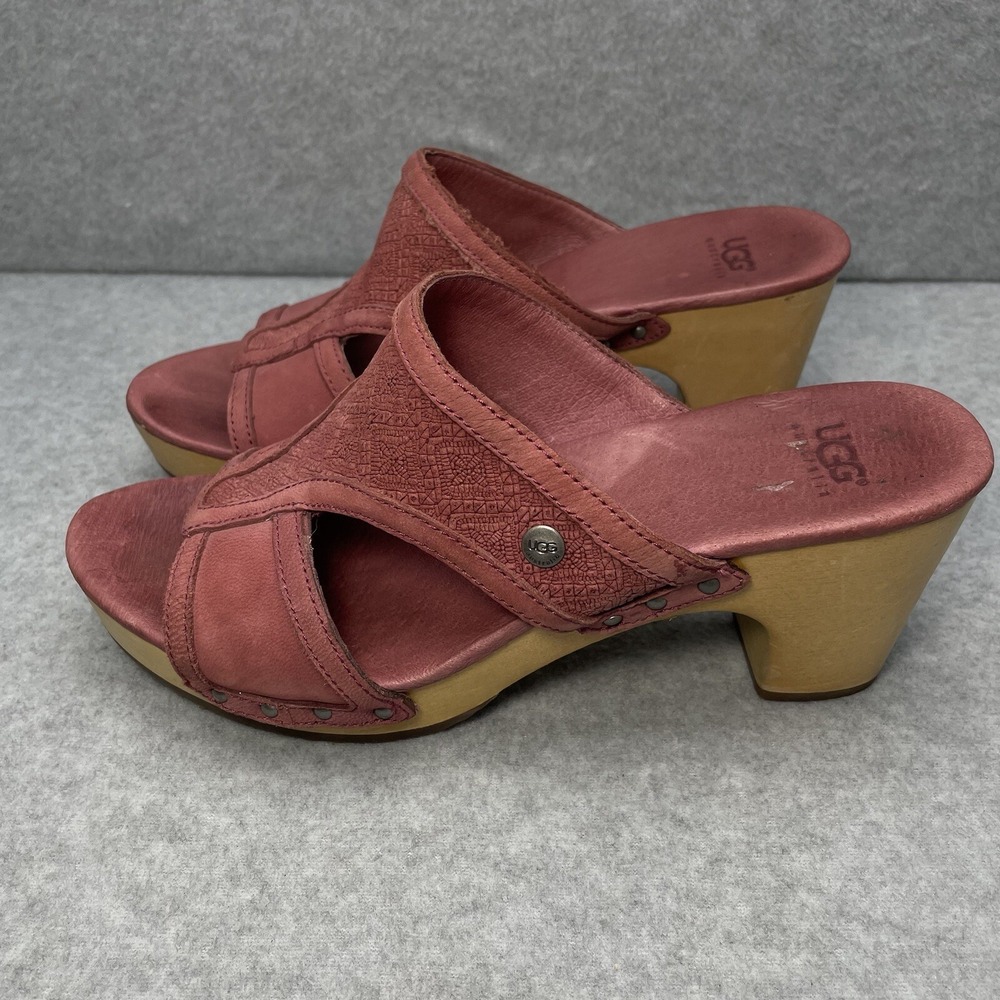 UGG Issa Mosaic 3147 Women's Size 7 Red Leather Slip-On chunky heel Sandals